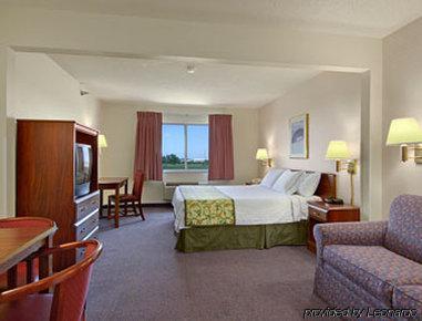 Baymont By Wyndham Mattoon Hotel Стая снимка