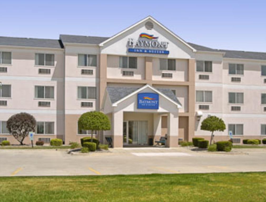 Baymont By Wyndham Mattoon Hotel Екстериор снимка